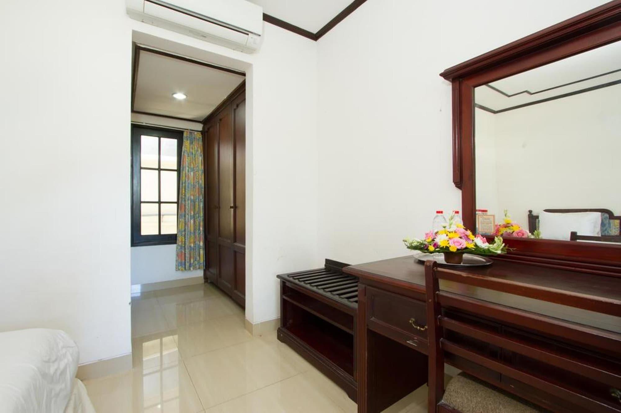Hotel Oranjje Denpasar  Exterior photo