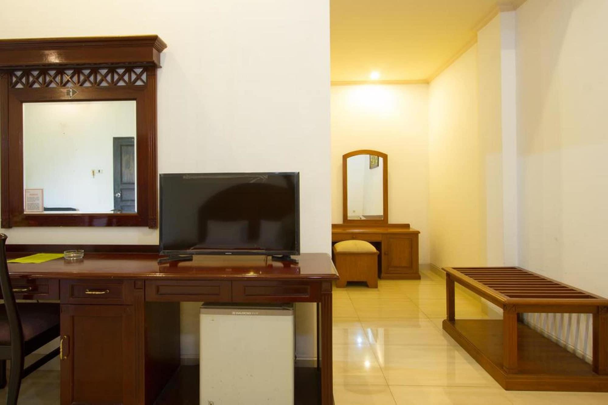Hotel Oranjje Denpasar  Exterior photo