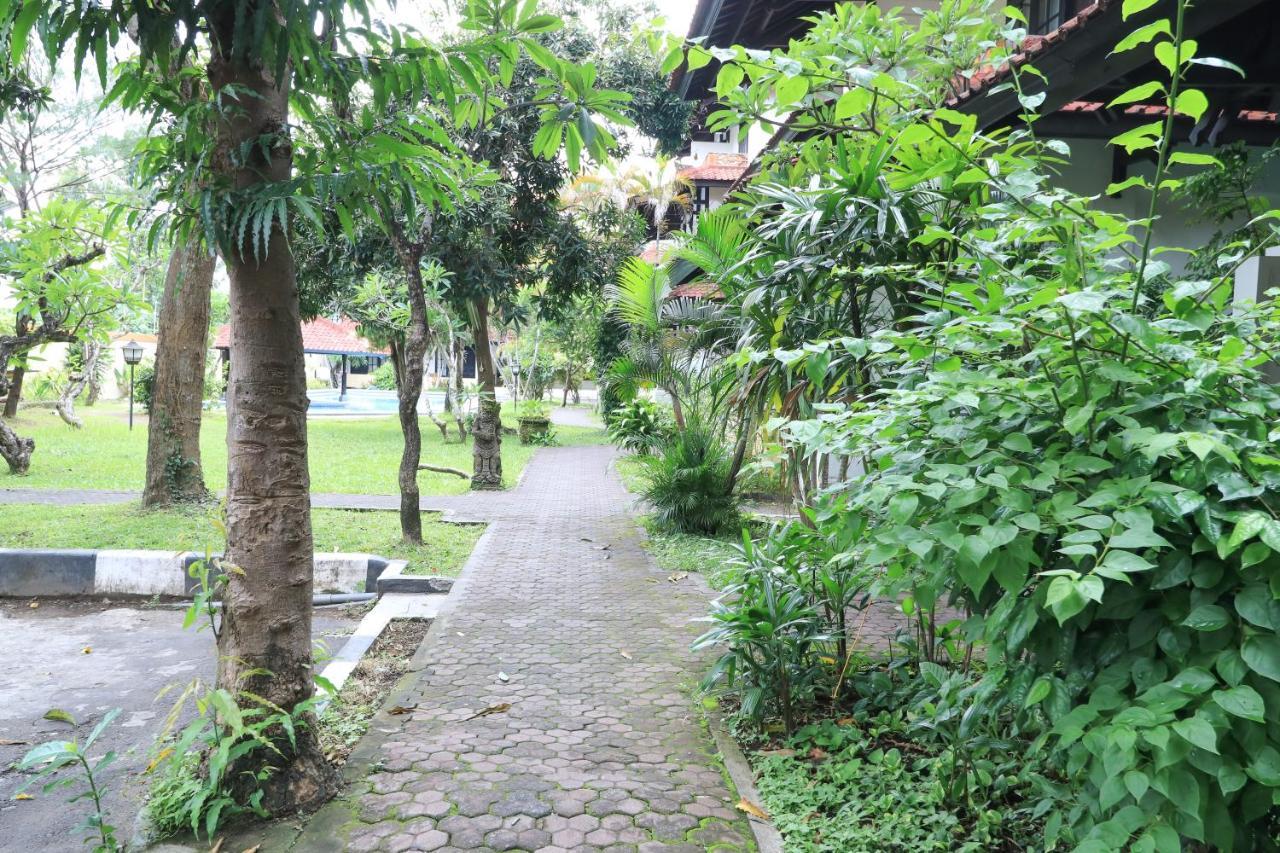 Hotel Oranjje Denpasar  Exterior photo